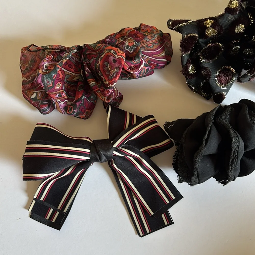 5 hair clip-ons